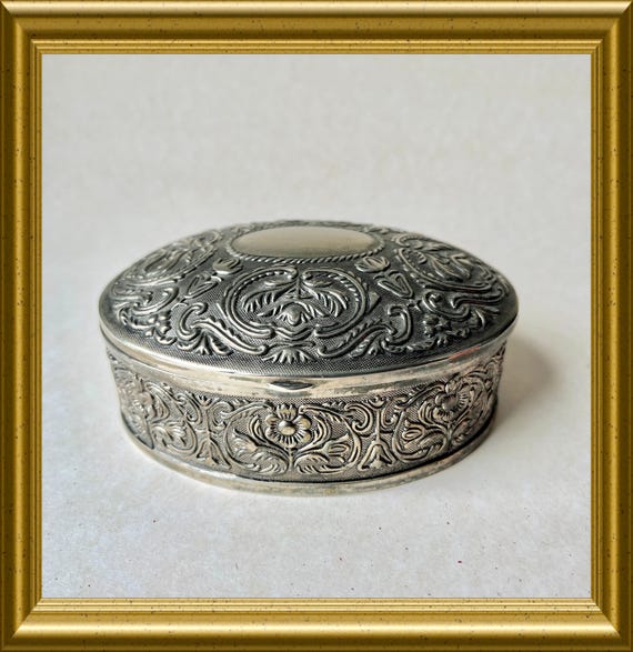 Vintage oval metal trinket box/ jewelry box