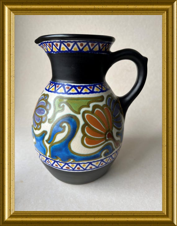 Beautiful hand painted art pottery vase / jug, PZH Gouda, 1929