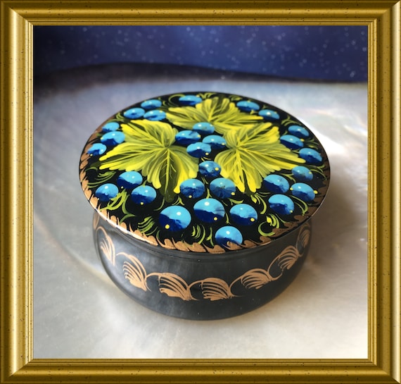 Vintage hand painted signed lacquer box from Ukraine