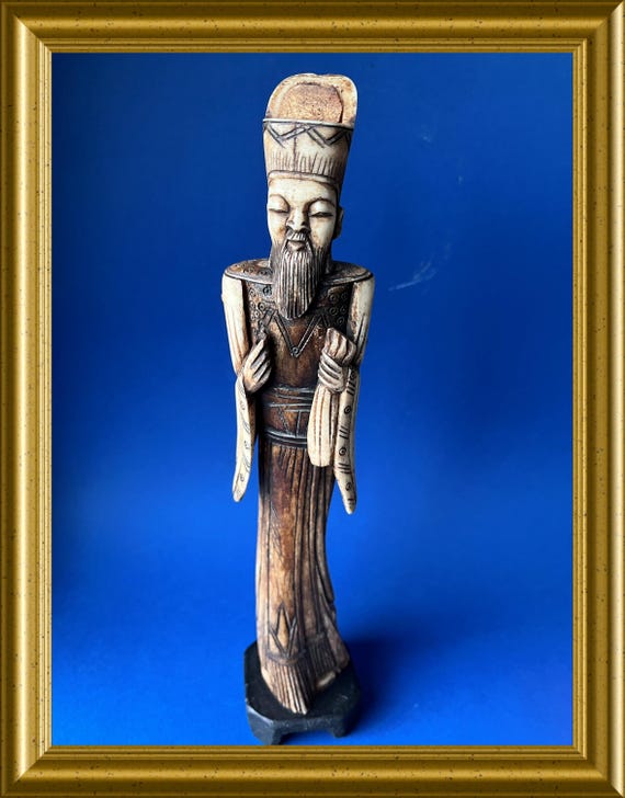 Vintage Chinese carved bone figurine