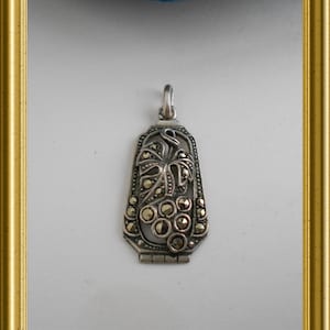 Beautiful silver pendant with marcasite