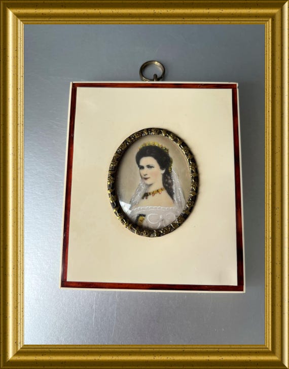 Vintage frame: miniature portrait, lady
