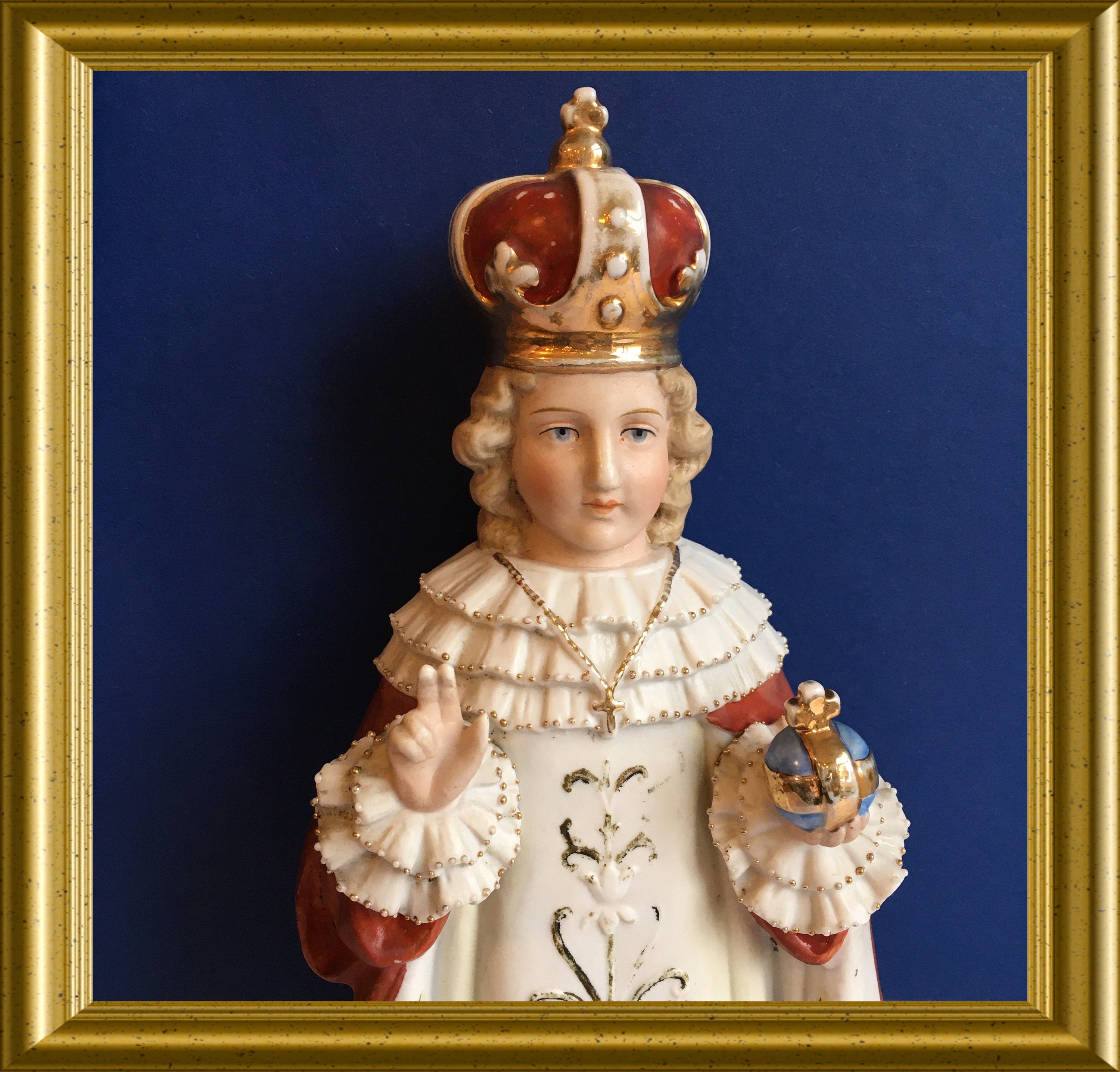 Antique porcelain figurine : Enfant Jesus of Prague