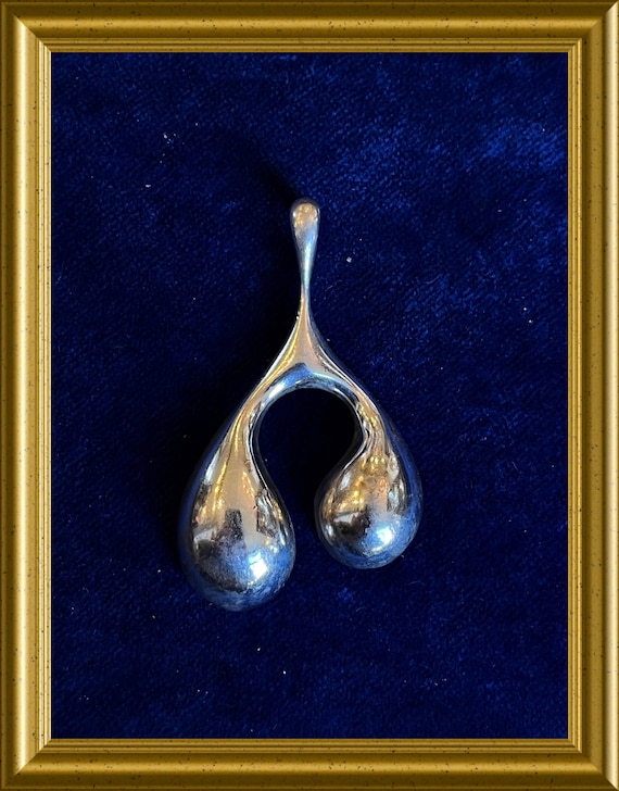 Vintage silver design pendant