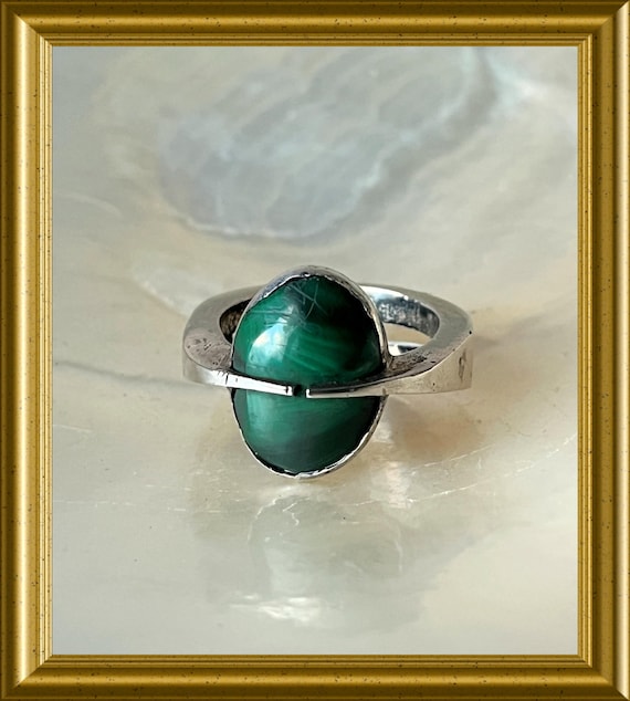 Vintage silver ring with green stone, malachite