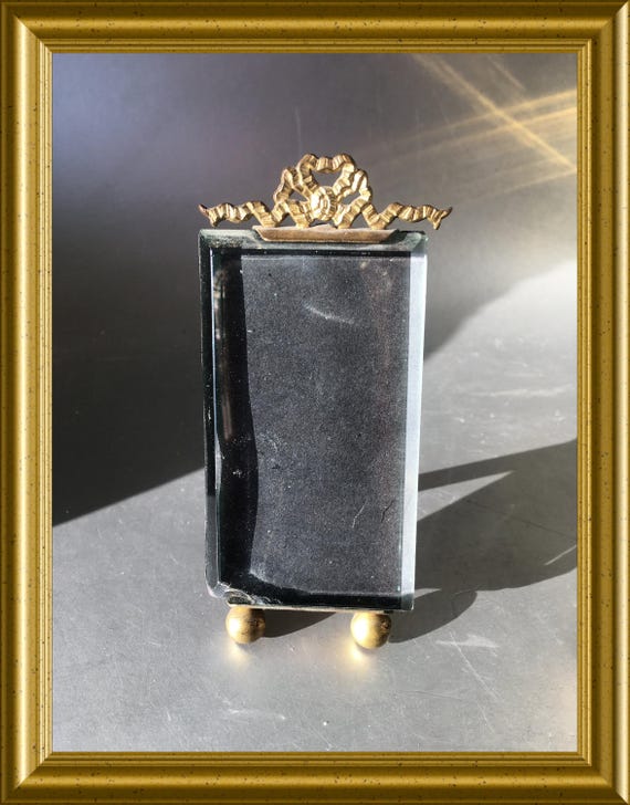 Antique picture frame with bow