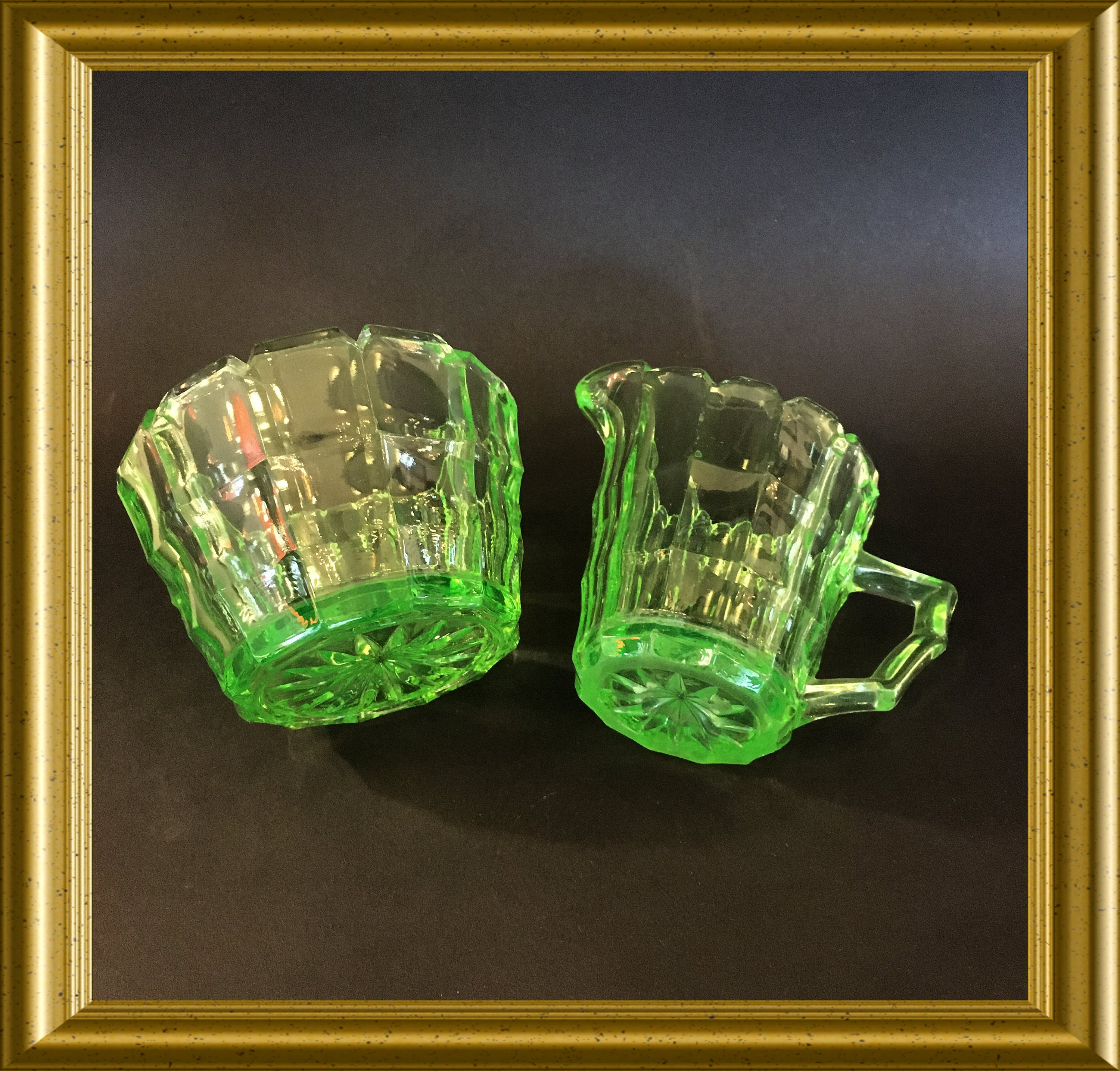 Annagreen uranium glass creamer and sugar bowl Copier, Leerdam
