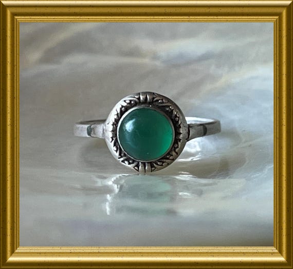 Vintage silver ring with green cabochon stone