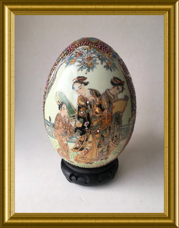 Vintage large Japanese Satsuma Moriage porcelain egg