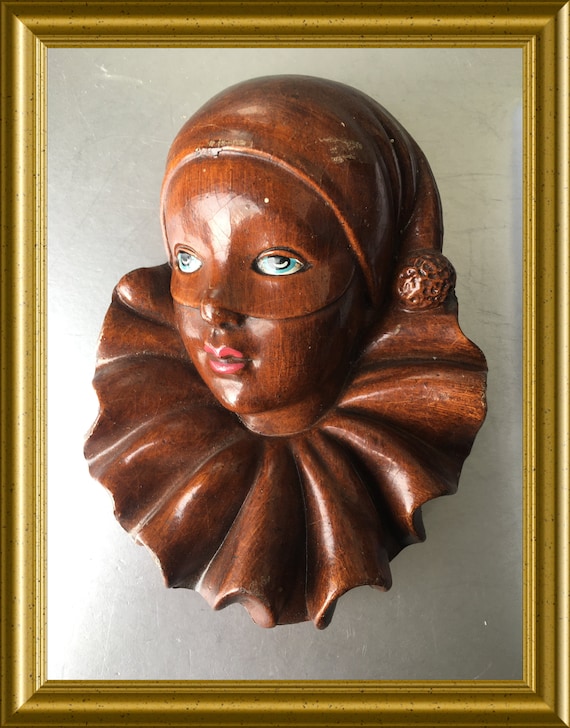 Vintage Italian paper mache wall plaque: pierrot/ pierrette