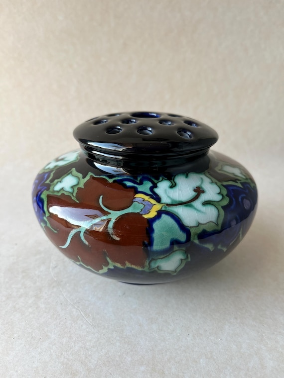 Vintage art pottery vase/ rosebowl : Regina pottery Gouda