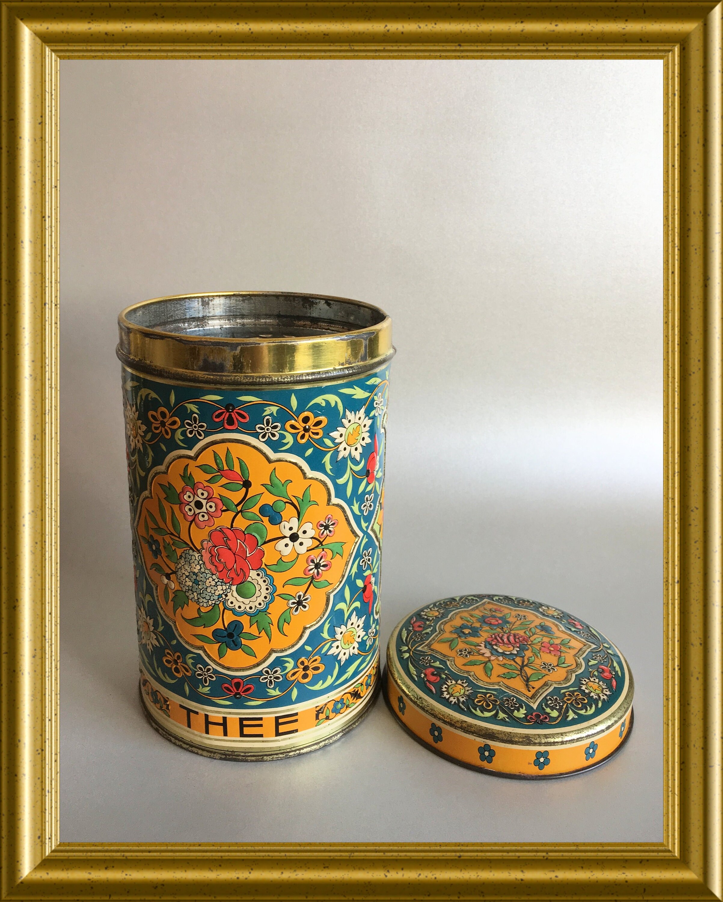 Vintage tea tin / canister