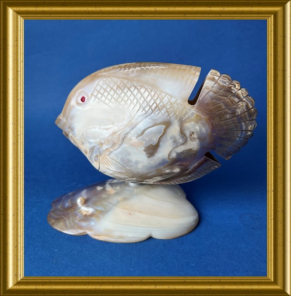 Vintage mother of pearl figurine: fish