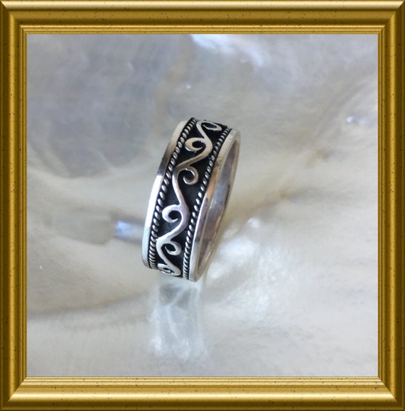 Beautiful silver ring