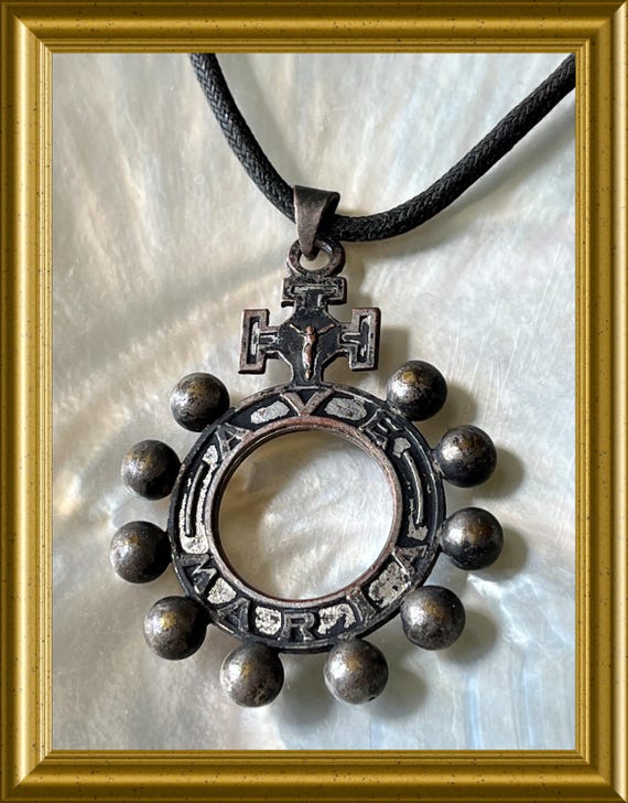 Vintage rosary pendant: rosary ring, finger chaplet, prayer ring