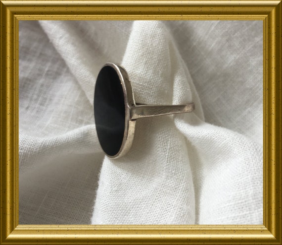 Vintage silver ring with oval black onyx stone