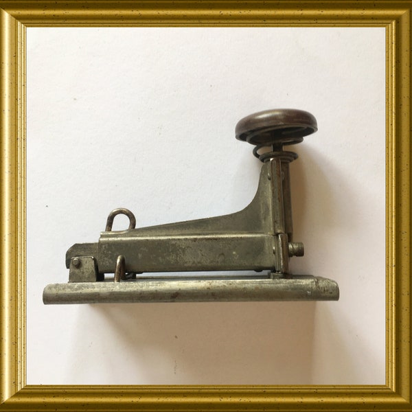 Vintage stapler: Sphinx