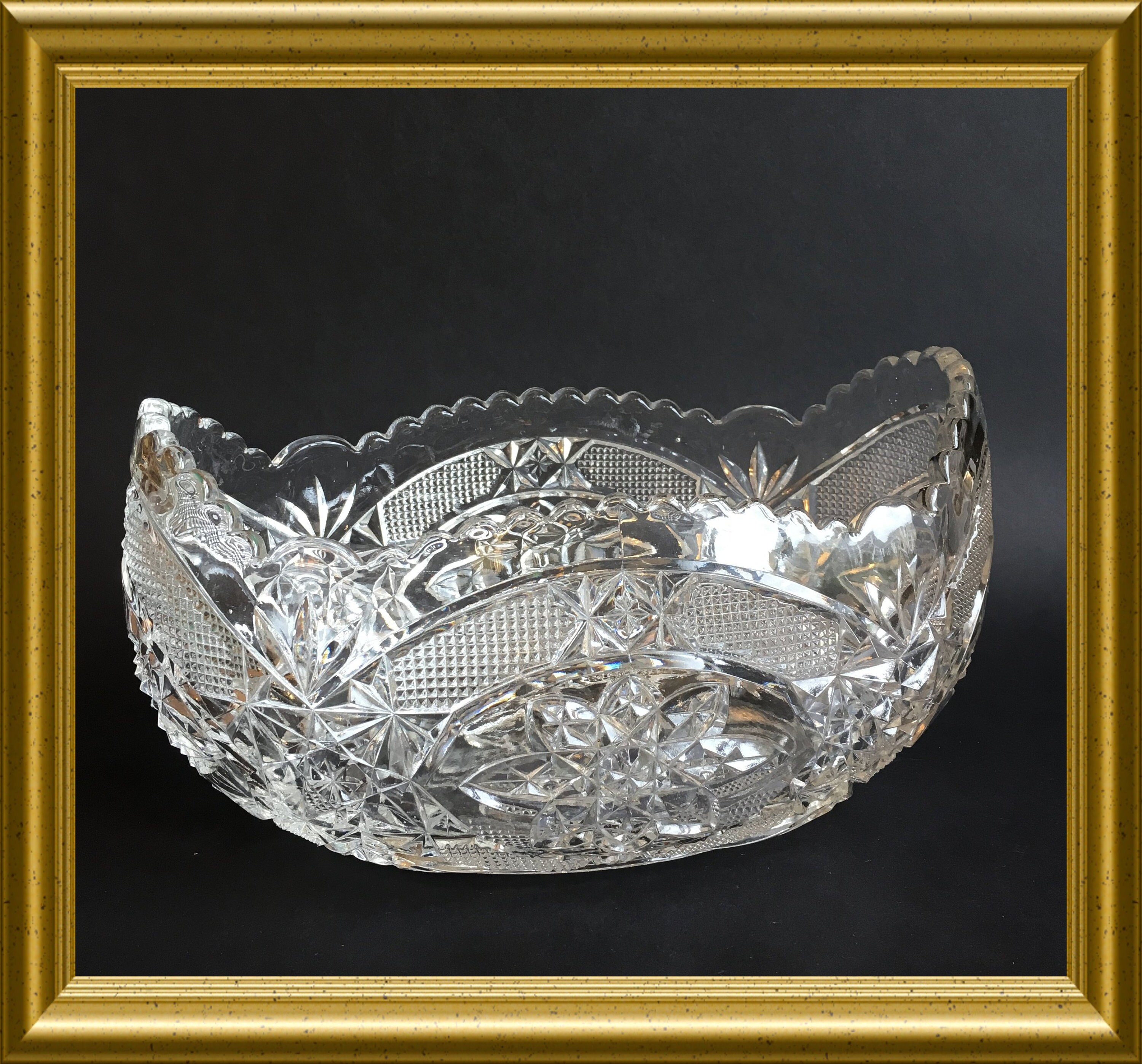 Vintage ovale bowl pressed glass