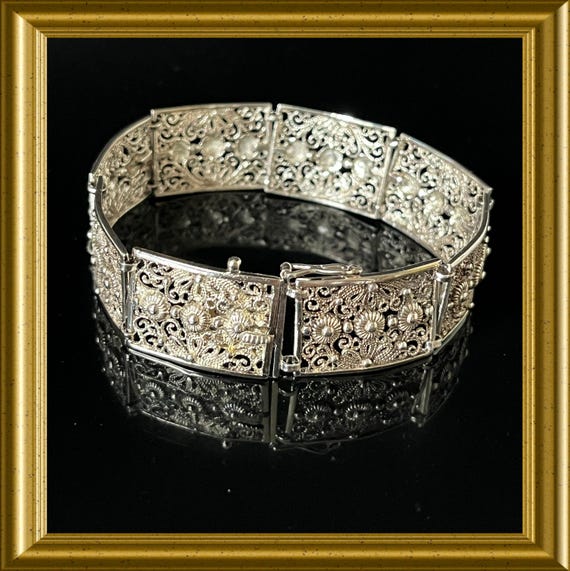 Vintage sterling silver bracelet