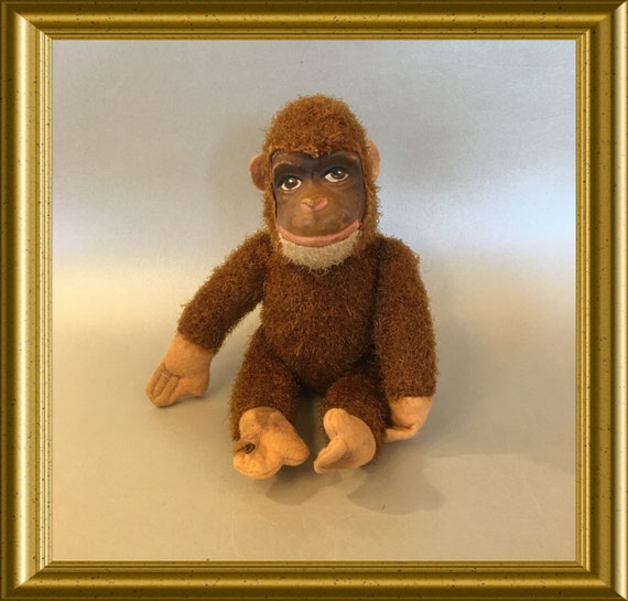 Antique small monkey, wire frame