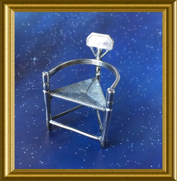 Sterling silver (925) Dutch miniature corner chair, chair with 3 legs