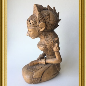 Gorgeous Asian wood carving: wooden figurine of a woman, Sinta
