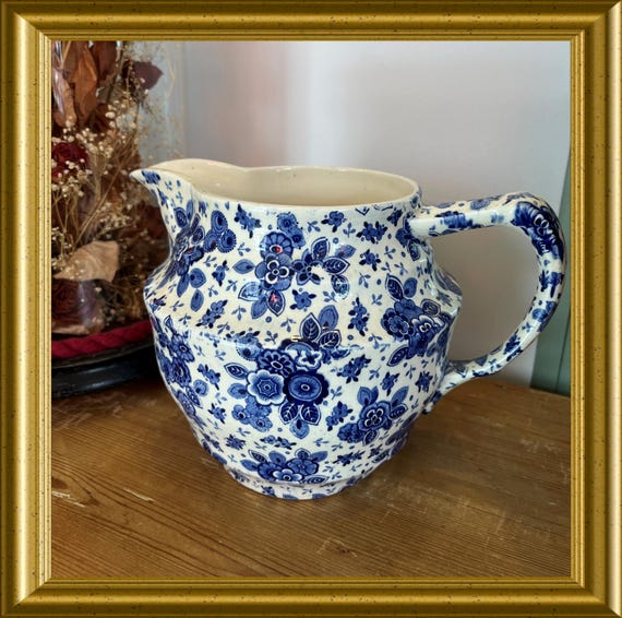 Vintage Dutch ceramic jug: Beatrix, Societe Ceramique Maastricht