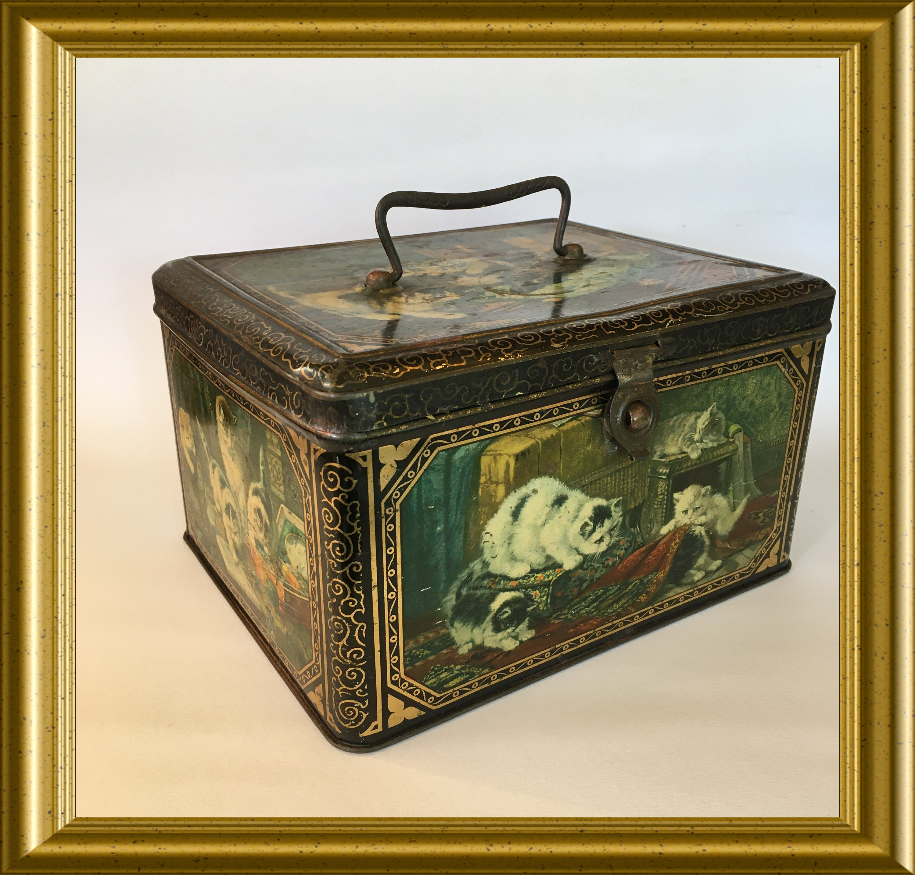 Large size antique cat biscuit tin, Henriette Ronner, 20's