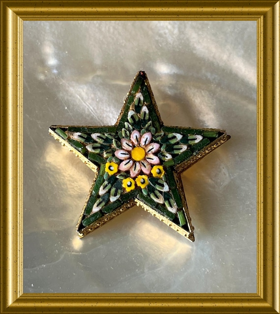 Vintage brooch: mosaic glass, star