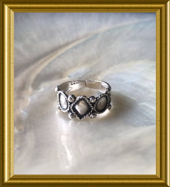 Vintage silver ring