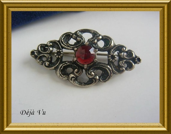 Beautiful vintage silver (835) brooch