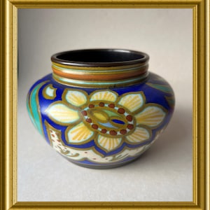 Vintage hand painted art pottery vase: PZH Gouda Holland