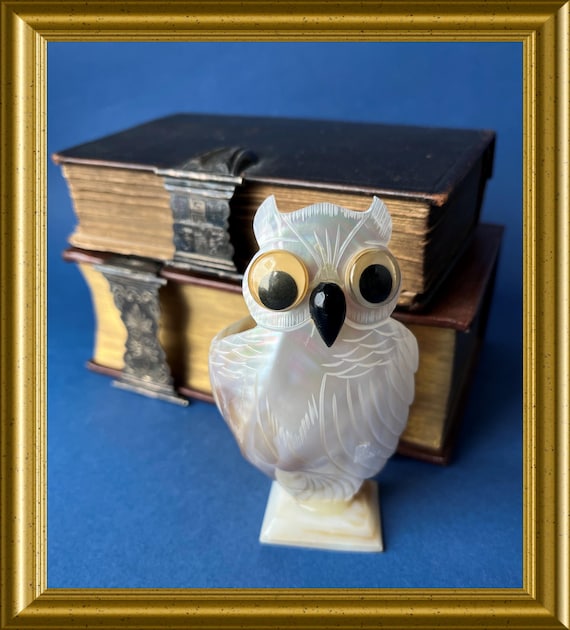 Vintage mother of pearl figurine: owl
