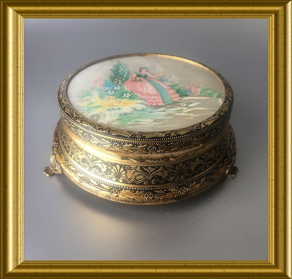 Lovely vintage trinket box/ jewelry box: hand painted crinoline lady
