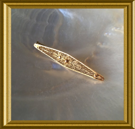 18 carat filigree gold pin brooch