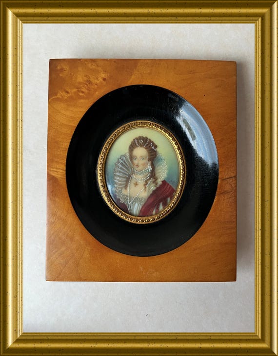 Vintage frame: miniature portrait, lady