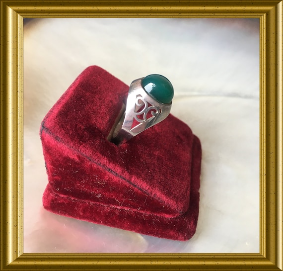 Vintage silver ring with green cabochon stone