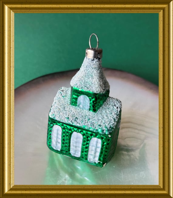 Vintage glass Christmas ornament (nr. 17): green church
