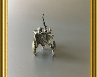 ミニチュアの銀色の馬車、馬車 - Etsy 日本