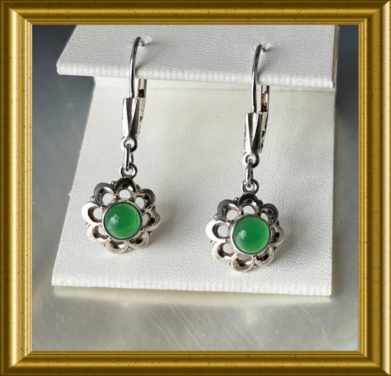 Vintage silver earrings: green flower