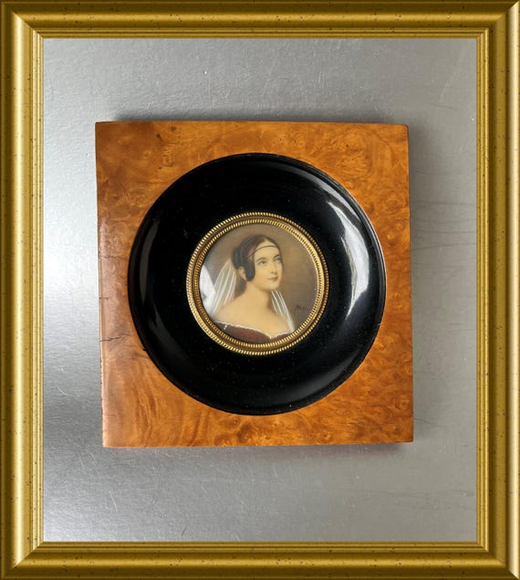 Vintage frame: miniature portrait, lady