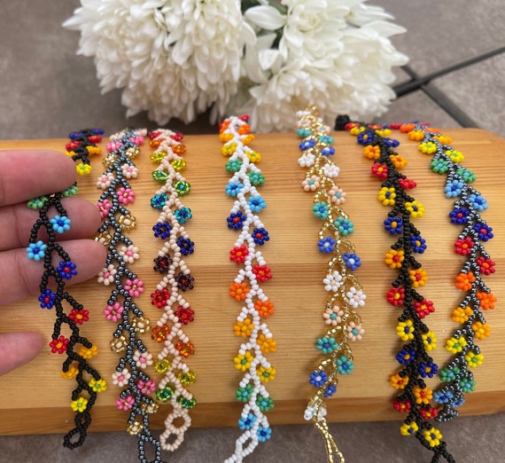 How to make a colorful beaded bracelet: Tutorial/Super easy beads bracelet  | Beaded bracelet patterns, Beaded earrings tutorials, Seed bead bracelets
