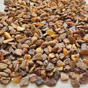 Lotto di ambra baltica naturale da 100 g: esemplari di gioielleria artigianale