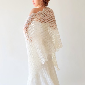 Ivory wedding shawl, bridal evening stole, cream wrap , mother of the bride, lacy bridesmaid gift, crochet lace scarf, handmade shrug, shrug