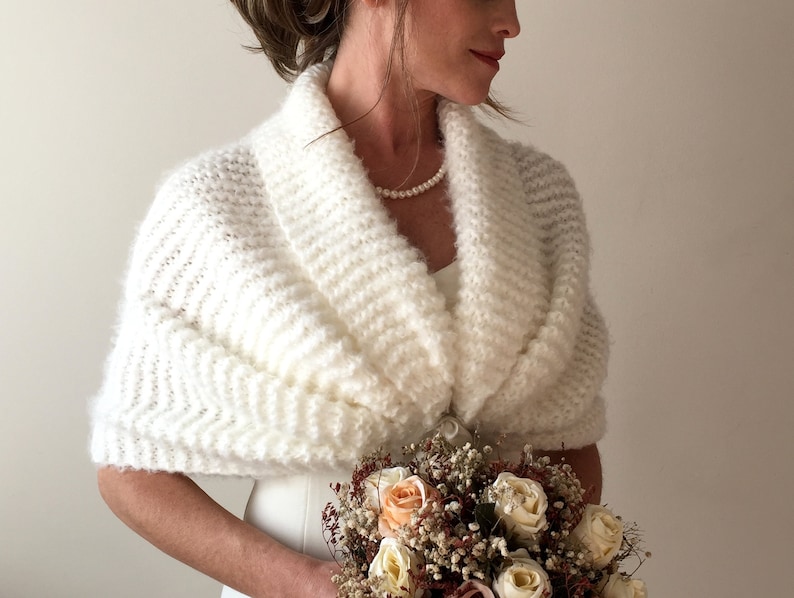 Châle de mariage, wrap nuptial ivoire, écharpe crème, étole de soirée, étole de laine tricotée, mohair, cadeau de demoiselle d'honneur, mariage automne hiver, oversize image 2