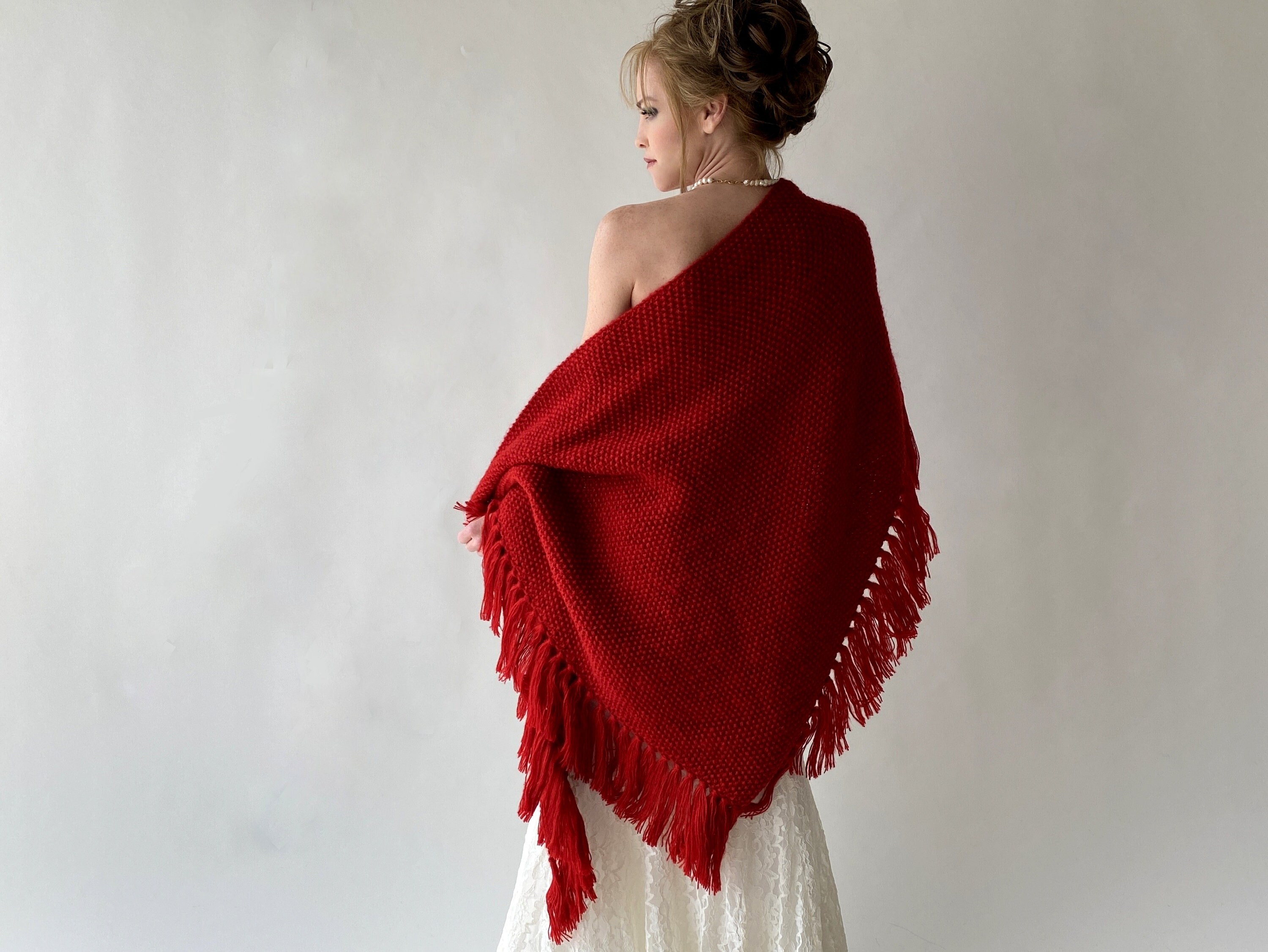 Red shawl wrap 2025