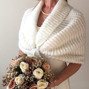 Châle de mariage, wrap nuptial ivoire, écharpe crème, étole de soirée, étole de laine tricotée, mohair, cadeau de demoiselle d'honneur, mariage automne hiver, oversize image 5