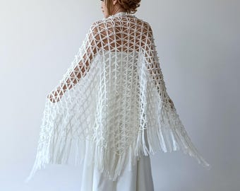 Châle de soirée ivoire, châle en dentelle crème à franges triangulaires, écharpe de mariage en résille faite main