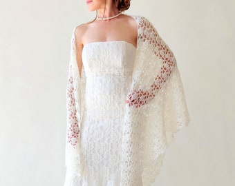 Châle de mariage ivoire, écharpe de mariée crème, cadeau de demoiselle d'honneur en dentelle, haussement d'épaules au crochet, cape en mohair chaud, étole de printemps, triangulaire