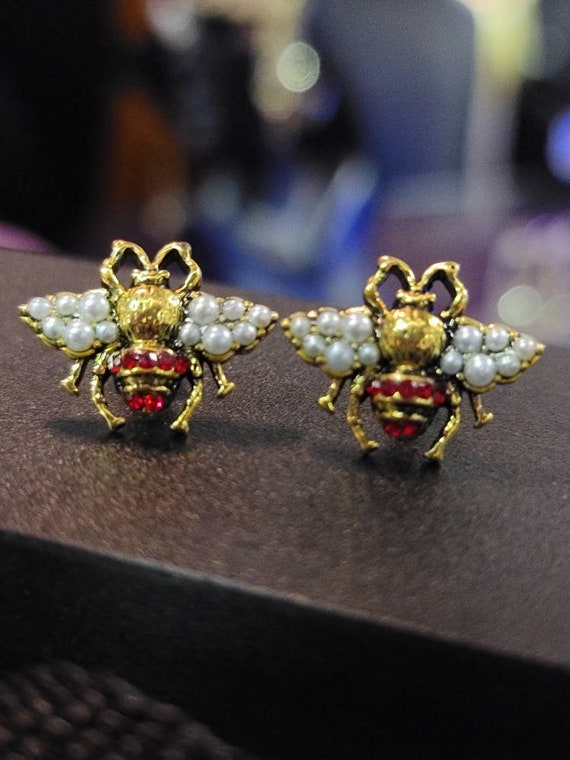 Honey Bee Studs